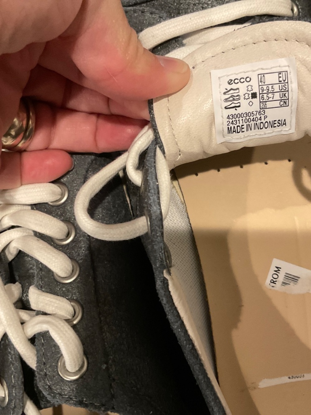 Ecco Soft 7 Sneaker Silver Heavy Suede Size EU40 / US 9-9.5 - Picture 5 of 8
